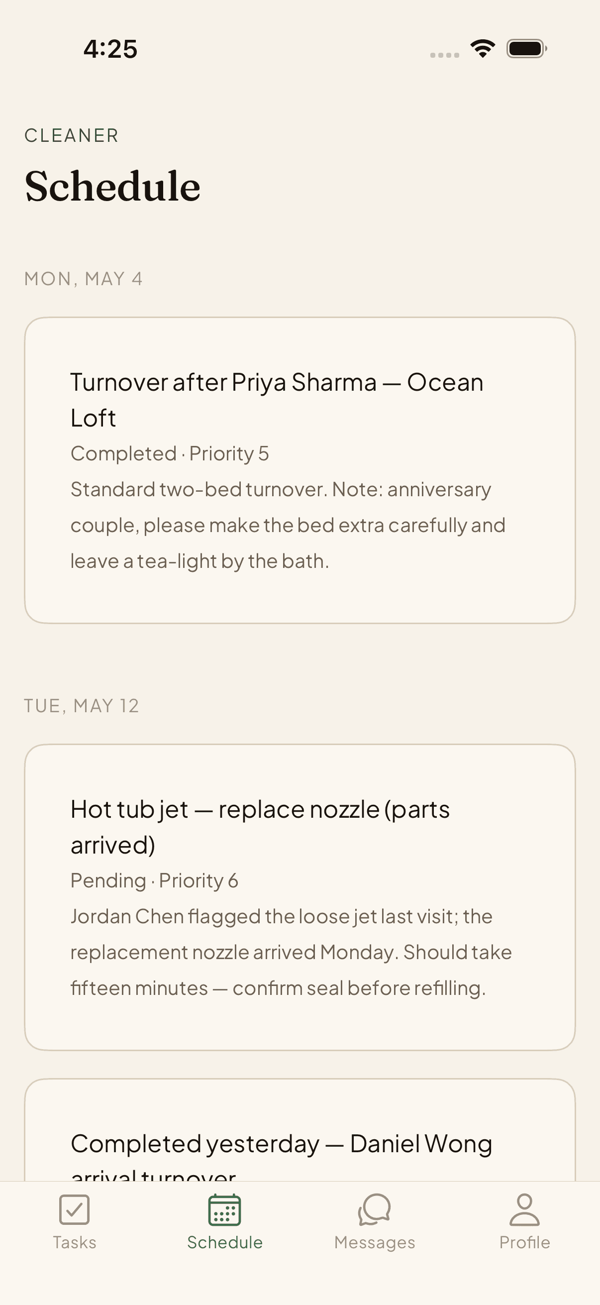 Cleaner schedule — week-at-a-glance with arrivals